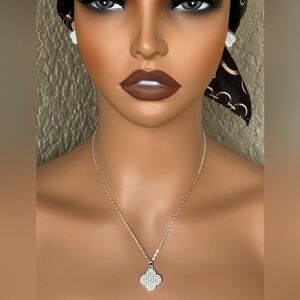 Chic Silver Clover Necklace and Earring Set